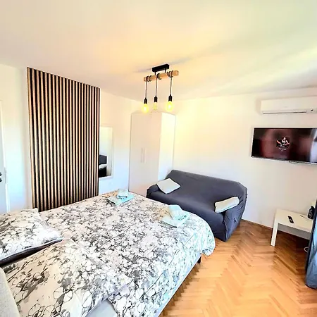 Kala Sea View 150m From And 250 M From Old Town Пореч