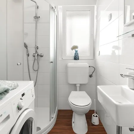 Kala Sea View 150m From And 250 M From Old Town * Porec